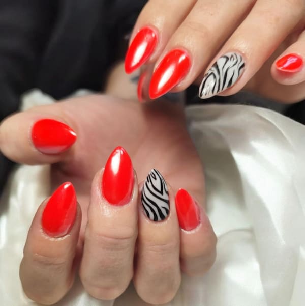 Gainage Rouge et Zebré ongles